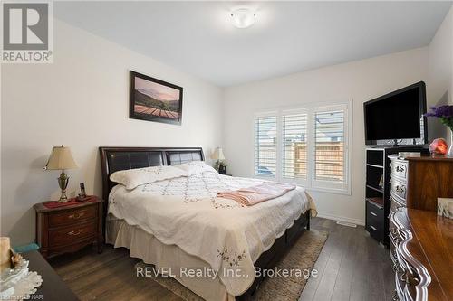 23 Cosmopolitan, St. Catharines (444 - Carlton/Bunting), ON - Indoor Photo Showing Bedroom