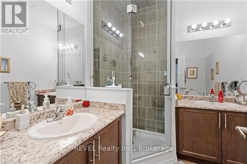 23 Cosmopolitan, St. Catharines (444 - Carlton/Bunting), ON - Indoor Photo Showing Bathroom