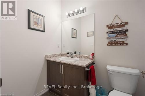 23 Cosmopolitan, St. Catharines (444 - Carlton/Bunting), ON - Indoor Photo Showing Bathroom