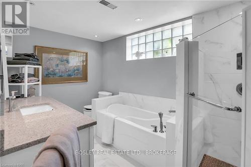 14443 Niagara River Parkway, Niagara-On-The-Lake (106 - Queenston), ON - Indoor Photo Showing Bathroom