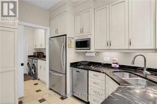 Th 9 - 678 Line 2 Road, Niagara-On-The-Lake (108 - Virgil), ON - Indoor Photo Showing Kitchen With Double Sink