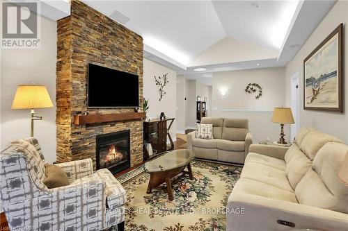 Th 9 - 678 Line 2 Road, Niagara-On-The-Lake (108 - Virgil), ON - Indoor Photo Showing Living Room With Fireplace