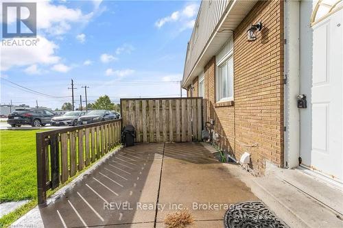 2 - 71 Hagey Avenue, Fort Erie (332 - Central), ON - Outdoor