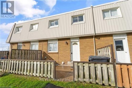 2 - 71 Hagey Avenue, Fort Erie (332 - Central), ON - Outdoor