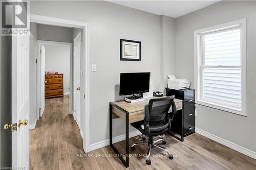 15 Jones Street, St. Catharines (451 - Downtown), ON - Indoor Photo Showing Office