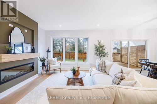 3747 Dominion Road, Fort Erie (335 - Ridgeway), ON - Indoor Photo Showing Living Room With Fireplace