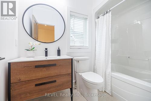 3747 Dominion Road, Fort Erie (335 - Ridgeway), ON - Indoor Photo Showing Bathroom