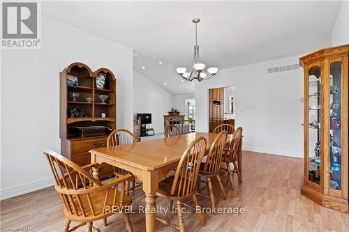 7904 Netherby Road, Niagara Falls (873 - Bethel), ON - Indoor Photo Showing Dining Room