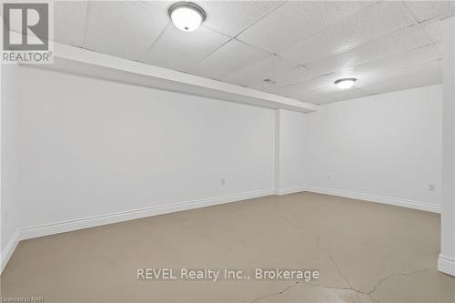 7904 Netherby Road, Niagara Falls (873 - Bethel), ON - Indoor Photo Showing Other Room