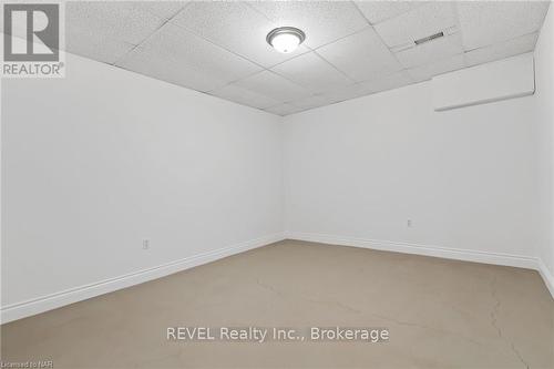 7904 Netherby Road, Niagara Falls (873 - Bethel), ON - Indoor Photo Showing Other Room