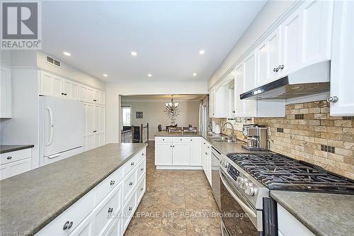 3378 Saint Patrick Avenue, Niagara Falls (206 - Stamford), ON - Indoor Photo Showing Kitchen With Upgraded Kitchen