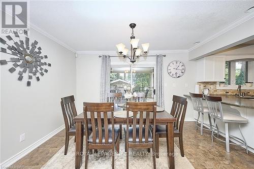 3378 Saint Patrick Avenue, Niagara Falls (206 - Stamford), ON - Indoor Photo Showing Dining Room