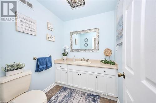 3378 Saint Patrick Avenue, Niagara Falls (206 - Stamford), ON - Indoor Photo Showing Bathroom