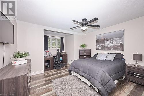 3378 Saint Patrick Avenue, Niagara Falls (206 - Stamford), ON - Indoor Photo Showing Bedroom