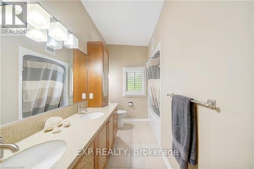 62 Wakil Drive, St. Catharines (461 - Glendale/Glenridge), ON - Indoor Photo Showing Bathroom