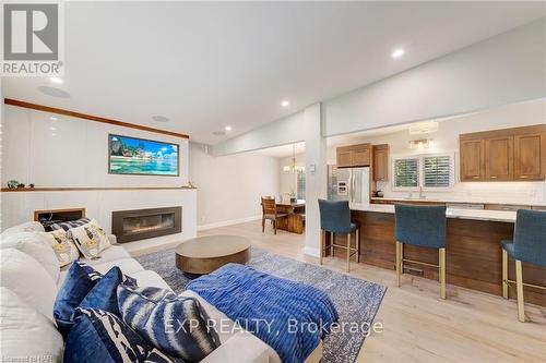 62 Wakil Drive, St. Catharines (461 - Glendale/Glenridge), ON - Indoor Photo Showing Living Room With Fireplace