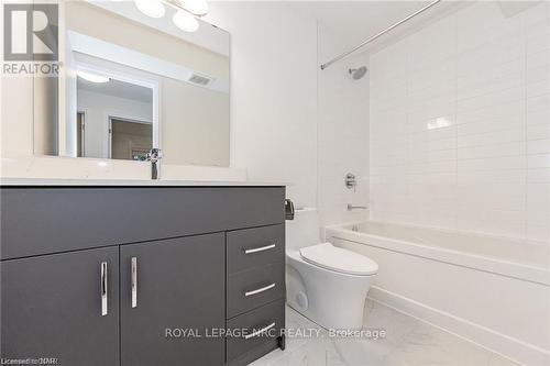 47 Lily Lane, Guelph (Clairfields), ON - Indoor Photo Showing Bathroom