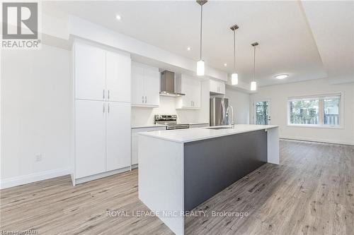 47 Lily Lane, Guelph (Clairfields), ON - Indoor Photo Showing Kitchen With Upgraded Kitchen