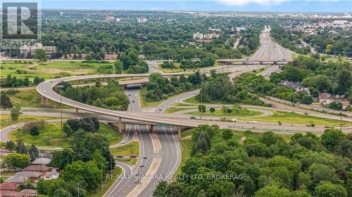 7864 Seabiscuit Drive, Niagara Falls (213 - Ascot), ON - Outdoor With View