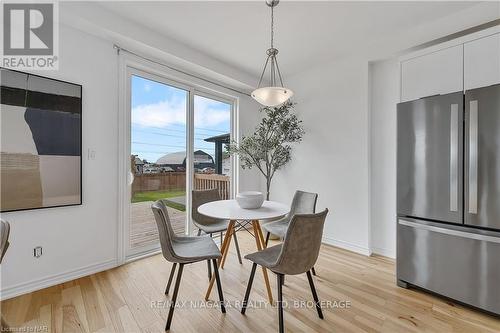 7864 Seabiscuit Drive, Niagara Falls (213 - Ascot), ON - Indoor Photo Showing Dining Room