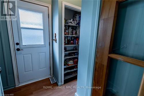 4118 Chippawa Parkway, Niagara Falls (223 - Chippawa), ON - Indoor Photo Showing Other Room