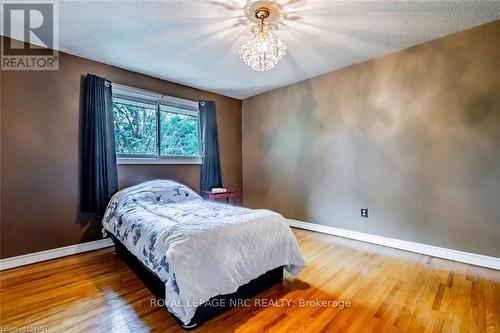 4118 Chippawa Parkway, Niagara Falls (223 - Chippawa), ON - Indoor Photo Showing Bedroom