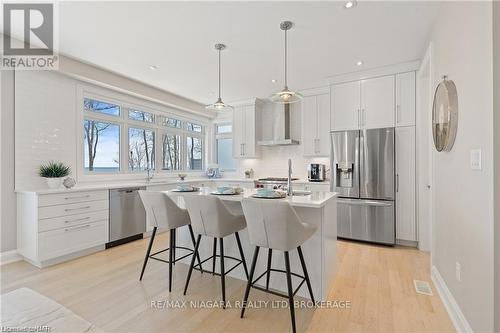 755 Lakeshore Road, Fort Erie (333 - Lakeshore), ON - Indoor Photo Showing Kitchen With Upgraded Kitchen