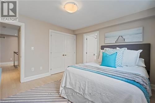 755 Lakeshore Road, Fort Erie (333 - Lakeshore), ON - Indoor Photo Showing Bedroom