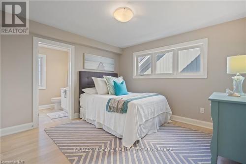 755 Lakeshore Road, Fort Erie (333 - Lakeshore), ON - Indoor Photo Showing Bedroom