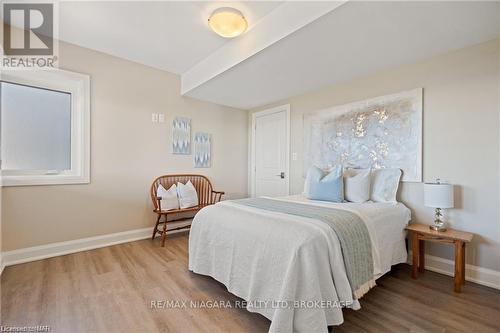 755 Lakeshore Road, Fort Erie (333 - Lakeshore), ON - Indoor Photo Showing Bedroom