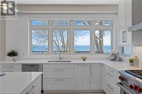 755 Lakeshore Road, Fort Erie (333 - Lakeshore), ON - Indoor Photo Showing Kitchen With Double Sink