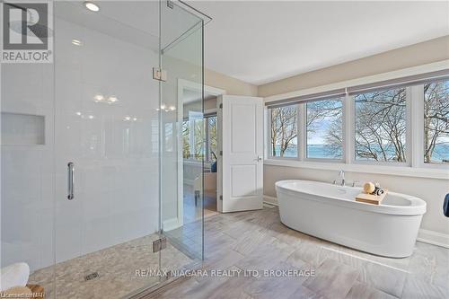 755 Lakeshore Road, Fort Erie (333 - Lakeshore), ON - Indoor Photo Showing Bathroom