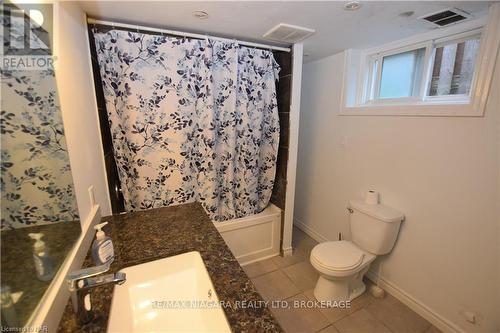 Lower - 144 Wellington Street, Welland (773 - Lincoln/Crowland), ON - Indoor Photo Showing Bathroom