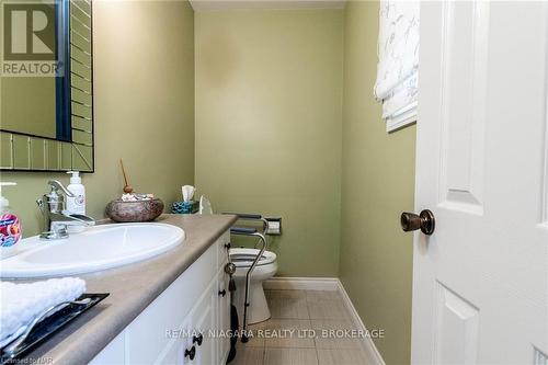 4 Mississauga Road, St. Catharines (437 - Lakeshore), ON - Indoor Photo Showing Bathroom