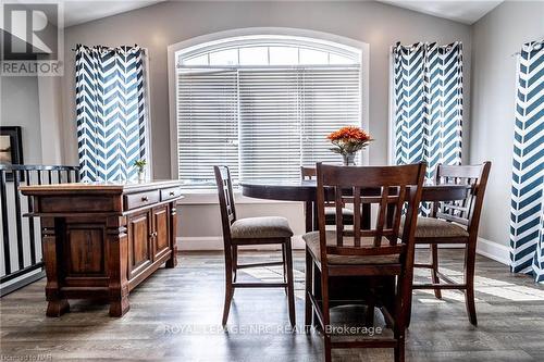 3269 Young Avenue Avenue, Fort Erie (335 - Ridgeway), ON - Indoor Photo Showing Dining Room