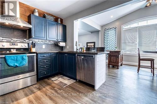 3269 Young Avenue Avenue, Fort Erie (335 - Ridgeway), ON - Indoor Photo Showing Kitchen