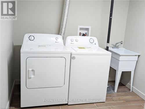 Lower - 10 Meadowvale Place, Welland (767 - N. Welland), ON - Indoor Photo Showing Laundry Room