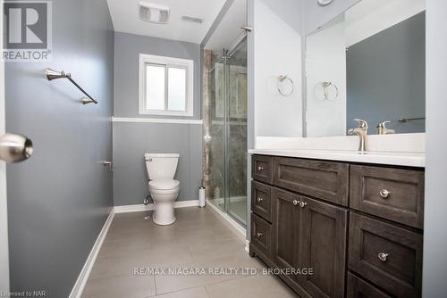 55 Adelaide Street, Fort Erie (333 - Lakeshore), ON - Indoor Photo Showing Bathroom