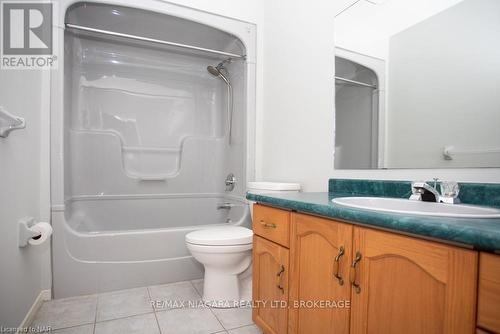 55 Adelaide Street, Fort Erie (333 - Lakeshore), ON - Indoor Photo Showing Bathroom