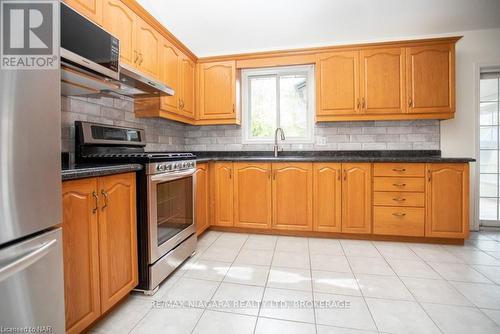 55 Adelaide Street, Fort Erie (333 - Lakeshore), ON - Indoor Photo Showing Kitchen