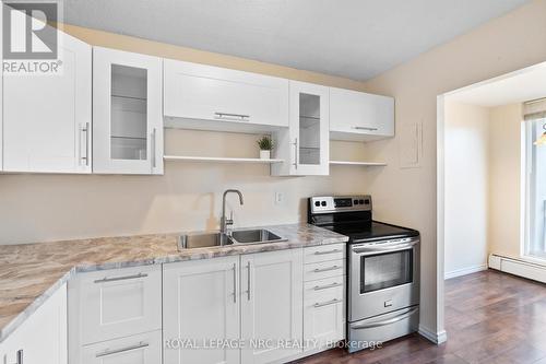 505 - 365 Geneva Street, St. Catharines (446 - Fairview), ON - Indoor Photo Showing Kitchen With Double Sink