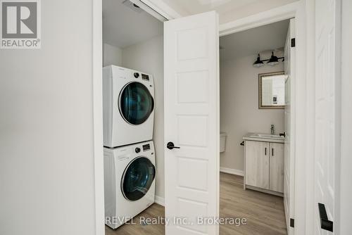 309 - 3998 Victoria Avenue, Lincoln (980 - Lincoln-Jordan/Vineland), ON - Indoor Photo Showing Kitchen