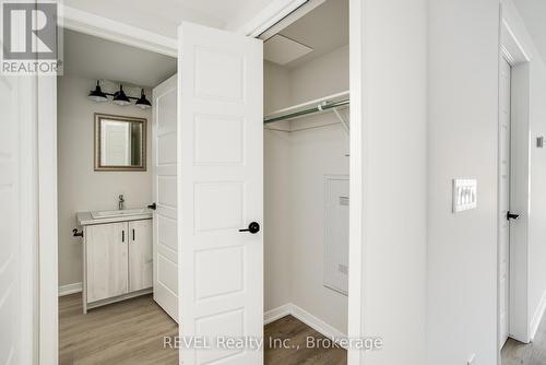 309 - 3998 Victoria Avenue, Lincoln (980 - Lincoln-Jordan/Vineland), ON - Indoor Photo Showing Kitchen