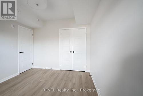 309 - 3998 Victoria Avenue, Lincoln (980 - Lincoln-Jordan/Vineland), ON - Indoor Photo Showing Kitchen