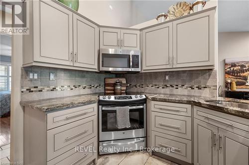 67 Virginia Street, Welland (769 - Prince Charles), ON - Indoor Photo Showing Kitchen