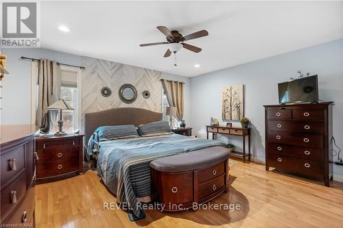 67 Virginia Street, Welland (769 - Prince Charles), ON - Indoor Photo Showing Bedroom