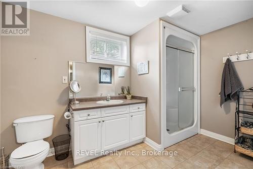 67 Virginia Street, Welland (769 - Prince Charles), ON - Indoor Photo Showing Bathroom