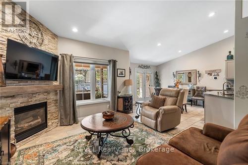 67 Virginia Street, Welland (769 - Prince Charles), ON - Indoor Photo Showing Living Room With Fireplace