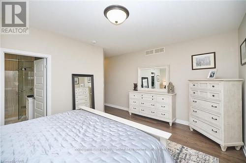 76 Bergenstein Crescent, Pelham (662 - Fonthill), ON - Indoor Photo Showing Bedroom