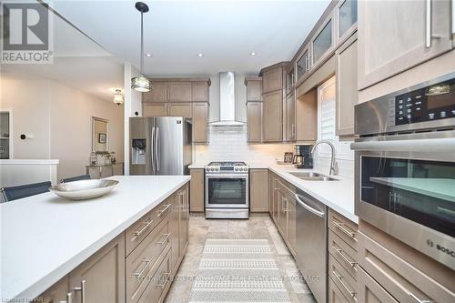 76 Bergenstein Crescent, Pelham (662 - Fonthill), ON - Indoor Photo Showing Kitchen With Double Sink With Upgraded Kitchen